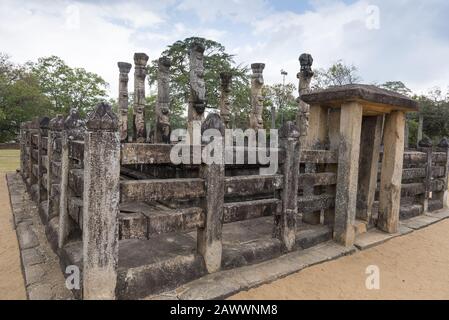 Polonnaruwa, Sri Lanka: 17.03.2019: Antike Stadt Polonnaruwa der buddhistische Tempel Nissankalata Mandpa. UNESCO-Weltkulturerbe. Stockfoto