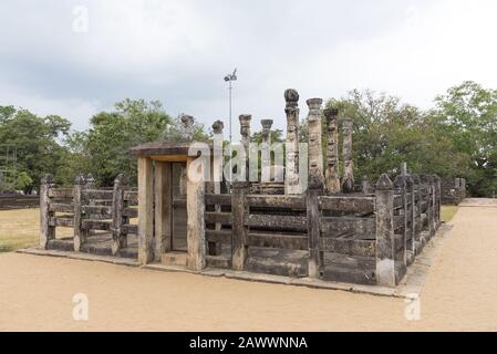 Polonnaruwa, Sri Lanka: 17.03.2019: Antike Stadt Polonnaruwa der buddhistische Tempel Nissankalata Mandpa. UNESCO-Weltkulturerbe. Stockfoto