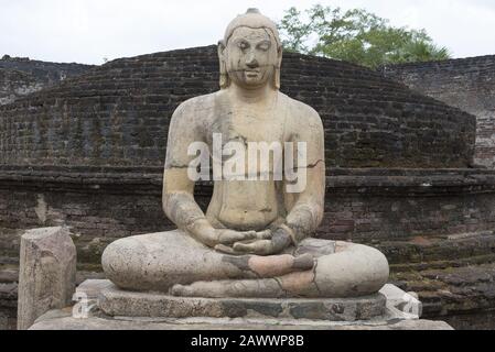 Polonnaruwa, Sri Lanka: 17.03.2019: Alte Stadt Polonnaruwa Tempel der Zahnreste des alten Gartenstadt Welterbes UNESCO-Stätte. Stockfoto