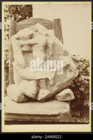 Fragment de sculpture (chez Mr. Dezeimeris) - J-A Brutails - Université Bordeaux Montaigne - 0250. Stockfoto