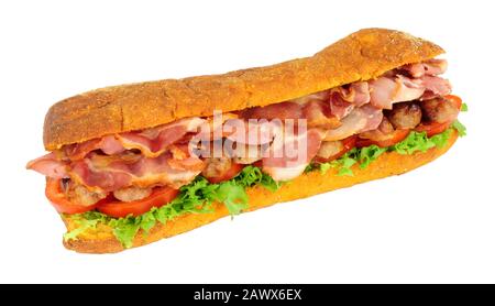 Brotsandwich mit Wurst und Speck und Ciabatta mit Salat und Tomate, isoliert auf weißem Grund Stockfoto