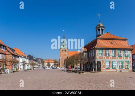 Das historische Rathaus am Marktplatz von Boizenburg, Deutschland Stockfoto