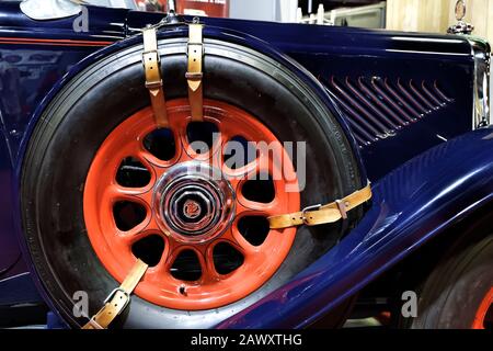 Paris, Frankreich. Februar 2020. 1932 Panhard & Levassor 6DS 20CV Typ X66   Die Retromobil-Show auf der PARIS-EXPO in Paris, Frankreich. Stockfoto