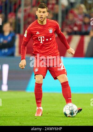 Fußball München - Leipzig, München, 09. Februar 2020. Lucas HERNANDEZ (FCB 21) FC BAYERN MÜNCHEN - RB LEIPZIG - DFL-REGELUNGEN VERBIETEN JEDE VERWENDUNG VON FOTOS als BILDSEQUENZEN und/oder QUASI-VIDEO - 1.Deutsche Fußball-Liga, München, 09. Februar 2020. Saison 2019/2020, Spieltag 21, FCB, München © Peter Schatz / Alamy Live News Stockfoto