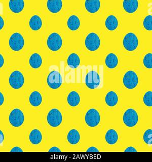 Blaues Osterei mit nahtlosem Muster. Handzeichnen von Aquarellskizze auf gelbem Hintergrund. Farbenfrohe Illustration. Das Bild kann in Grußkarten, Plakaten, Flyern, Bannern, Logos, weiterem Design usw. verwendet werden Stockfoto