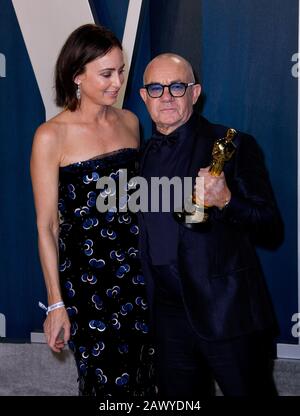 Los Angeles, USA. Februar 2020. Los ANGELES, CA - 9. FEBRUAR: Heather Lynn Hodgins Kidd und Bernie Taupin besuchen die Vanity Fair Oscar Party im Wallis Annenberg Center for the Performing Arts am 9. Februar 2020 in Los Angeles, Kalifornien. Credit: Imagespespace/Alamy Live News Stockfoto