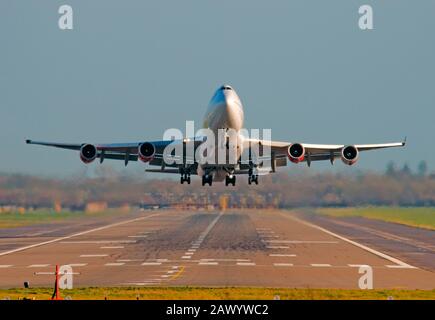 G-VGAL Virgin Atlantic Airways Boeing 747-443, Start vom Flughafen London-Gatwick am 1. Januar 2007. Stockfoto