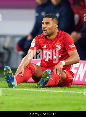 Fußball München - Leipzig, München, 09. Februar 2020. Serge GNABRY, FCB 22 FC BAYERN MÜNCHEN - RB LEIPZIG 0-0 - DFL-REGELUNGEN VERBIETEN JEDE VERWENDUNG VON FOTOS als BILDSEQUENZEN und/oder QUASI-VIDEO - 1.Deutsche Fußball-Liga , München, 9. Februar 2020. Saison 2019/2020, Spieltag 21, FCB, München, Red Bull, © Peter Schatz / Alamy Live News Stockfoto