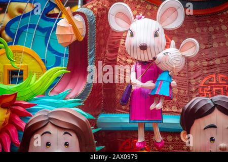 Statuen, die das Silvesterjahr der Ratte in Shanghai, China, feiern. Stockfoto