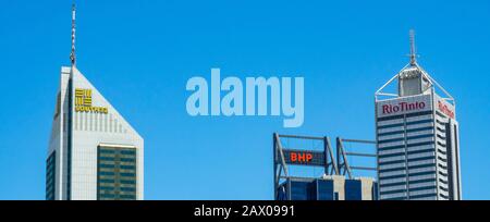 Towers und Wolkenkratzer Hauptsitz der Bergbauunternehmen South 32 BHP und Rio Tinto in Perth WA Australien. Stockfoto
