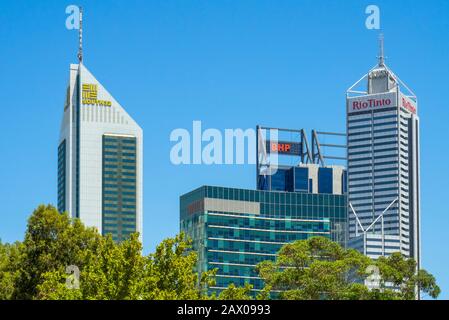 Towers und Wolkenkratzer Hauptsitz der Bergbauunternehmen South 32 BHP und Rio Tinto in Perth WA Australien. Stockfoto