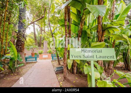 Marrakesch, Marokko - 15. Januar 2020: Denkmal von Yves Saint Laurent im Majorellengarten Stockfoto