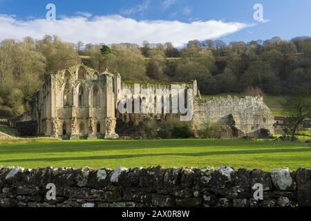 Rievaulx, eine zisterziensische Abbey in Ryedale, Im North Yorkshire Moors National Park, England. Stockfoto