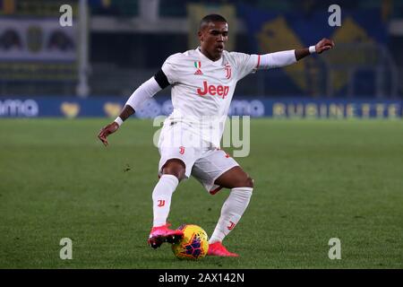 Verona, Italien. Februar 2020. Italienische Serie A. Hellas Verona Fc vs. Juventus Fc. Douglas Costa von Juventus FC. Stockfoto