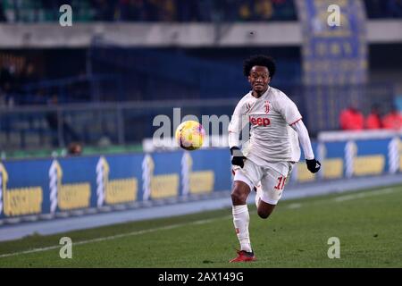 Verona, Italien. Februar 2020. Italienische Serie A. Hellas Verona Fc vs. Juventus Fc. Juan Cuadrado von Juventus FC. Stockfoto