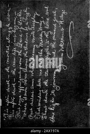 Liebesbriefe des Bachelor-Dichters James Whitcomb Riley an Miss Elizabeth Kahle, die nun erstmals aus den Originalen mit zahlreichen Faksimiles gedruckt wurden . n Vers, und dem Subjektto be After Death. Ich habe gesagt, dass ich diesen Vers desirediere, um ein Buch zu beenden, das ich dann mit den Briefen, die ich 1153 1 von Riley erhalten hatte, als Bodenarbeit herstellte.Auf diese Anfrage erhielt ich die folgende Antwort, die auf einem Schiefer geschrieben wurde, aber nicht in RileysAutograph: - Wie Sie vielleicht ein Engelchen sanft die Harfenschnüre auf dem Thron piktieren, so berühren Ihre süßen Kontemplationen von mir die Harfenschnüre meiner Seele und setzen mich Stockfoto