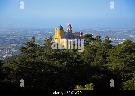 Märchenfarbenes Palácio Nacional da Pena von Sintra in Portugal Stockfoto