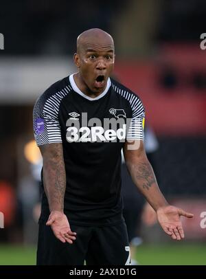 Swansea, Großbritannien. Februar 2020. Andre Wisdom von Derby County beim Sky Bet Championship Match zwischen Swansea City und Derby County im Liberty Stadium, Swansea, Wales am 8. Februar 2020. Foto von Andy Rowland. Kredit: Prime Media Images/Alamy Live News Stockfoto