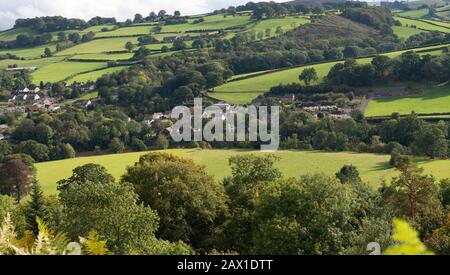 Die Landschaft in der Nähe von Heu auf Wye an der walisischen Grenze, wunderschönes, bewaldetes Bauernland und schöne abgelegene Dörfer Stockfoto