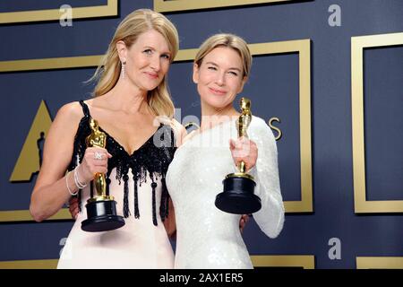 Laura dern, Beste Nebendarstellerin in "Marriage Story", und Renee Zellweger, Beste Nebendarstellerin "Judy", im Presseraum der 2020/92 nd Annual Academy Awards im Hollywood & Highland Center. Los Angeles, 9. Februar 2020. Nutzung weltweit Stockfoto