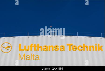 Luqa, MALTA - SEP 29 - Lufthansa Technik wird in der 20. Ausgabe der Internationalen Airshow Malta am 29. September 2012 vorgestellt Stockfoto