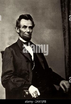 1864: Der Präsident der USA, ABRAHAM LINCOLN (Big South Fork, KY, 1809 - Washington 1865). Foto von Matthew B. Brady, New York - Presidente della Repubblica - USA - Ritratto - Porträt - Cravatta - Krawatte - papillon - Kragen - Colletto - Abramo --- Archivio GBB Stockfoto