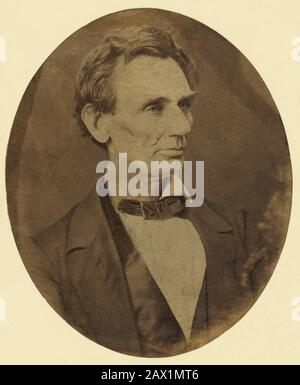 1861, 9. februar, USA: Der Präsident der Vereinigten Staaten ABRAHAM LINCOLN (Big South Fork, KY, 1809 - Washington 1865), das letzte Porträt, das in Springfield, Illinois, sitzt, bevor es nach Washington, D.C. geht, um die Präsidentschaft zu übernehmen. Foto von Christopher S. DEUTSCH - Presidente della Repubblica - Stati Uniti - USA - Ritratto - Porträt - Cravatta - Krawatte - papillon - Kragen - Colletto - Abramo --- Archivio GBB Stockfoto