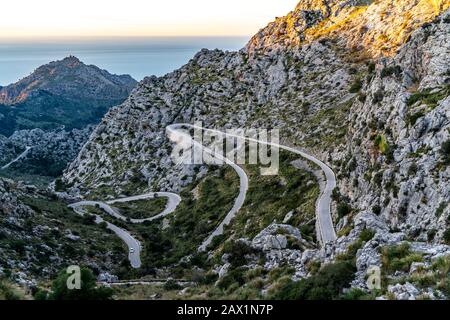 Serpentine Road Ma-2141, kurvenreiche Straße nach Sa Calobra, im Nordwesten von Mallorca, Balearen, Spanien, Stockfoto