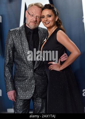 Beverly Hills, Vereinigte Staaten. Februar 2020. Jared Harris (L) und Allegra Riggio treffen am 9. Februar 2020 zur Oscar-Party der Vanity Fair im Wallis Annenberg Center for the Performing Arts in Beverly Hills, Kalifornien ein. Foto von Chris Chew/UPI Credit: UPI/Alamy Live News Stockfoto