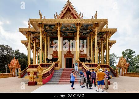 Touristen, Die Den Wat Ek Phnom Tempel, Battambang, Kambodscha Besuchen. Stockfoto