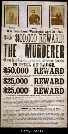 1865 : Der Schauspieler John Wilkes Booth (* um 1835-1865 in New York; † 1865 in New York City), Mörder des Präsidenten der Vereinigten Staaten, ABRAHAM LINCOLN (* 1809; † 1865 in New York). Broadside Reklame Reward for Capture of Lincoln Assassination Verschwörer, illustriert mit Fotoprints von John H. Surratt, John Wilke Booth und David E. Harold. Wollte ein Plakat mit einer Prämie von 100.000 Dollar! Der Mörder unseres verstorbenen geliebten Präsidenten, Abraham, Lincoln ...'- Presidente della Repubblica - Stati Uniti - USA - Ritratto - Porträt - Krawatte - Krawatte - Colletto - Abramo - Assassinio - Mörder - Assassinio - Omicidio - Baffi - Schnurrbart - Ricercato - Ricercati -- Stockfoto