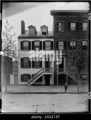 1890 CA, WASHINGTON, DC, USA: Mary Surratt Boarding House, 604 H Street, Northwest, Washington, District of Columbia, DC. Das Mary Surratt Boarding House ist zusammen mit ihrem Haus in Maryland für seinen Teil an der Handlung und Flucht vor der Ermordung von Abraham Lincoln durch John Wilkes Booth bekannt. Der Präsident der Vereinigten Staaten, ABRAHAM LINCOLN (* 1809; † 1865), tot am 15. April 1865. Foto: Foto von Mathew Brady (1823-1896) und Levin Corbin Handy (185-1932) . - Presidente della Repubblica - Stati Uniti - USA - Ritratto - Porträt - Abramo - Assassinio - Mörder - Assassinio - Omicidio - Omicidio Stockfoto