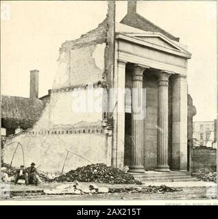 Der Bürgerkrieg durch die Kamera: Hunderte lebendiger Fotografien, die tatsächlich in der Zeit des Bürgerkrieges aufgenommen wurden, zusammen mit Elsons neuer Geschichte. LEERE VAULTS - DIE EXCHANGE BANK. Richmond, 186 S Die traurige Bedeutung dieser Fotos ist allzu offensichtlich. Nicht nur die Bankgebäude lagen in Trümmern, sondern auch das Finanzsystem des gesamten Südens. Das gesamte verfügbare Kapital war von den Kriegsforderungen verbraucht worden, und ein System der Papierwährung hatte die Kreditwürdigkeit vollständig zerstört. Schlimmer noch war die Demoralisierung der gesamten Industrie. Durch große Gebiete im Süden wurden alle Mühlen und Fabriken auf Asche reduziert, und EV Stockfoto