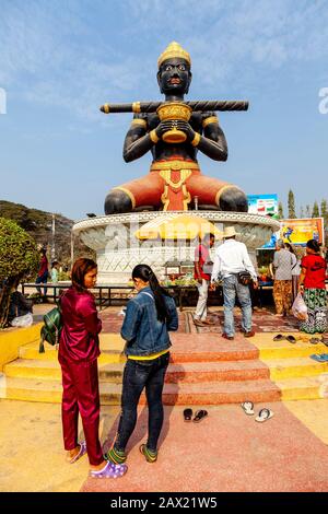 Ta Dumbong Kro Aung Statue, Battambang, Kambodscha. Stockfoto