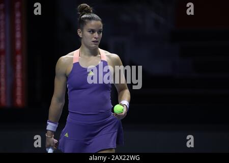 Maria Sakkari aus Griechenland spielt beim Tennisturnier der St. Petersburg Ladies Trophäe 2020 in der Sibur Arena gegen Vitalia Diachenko (nicht gesehen) aus Russland. Stockfoto