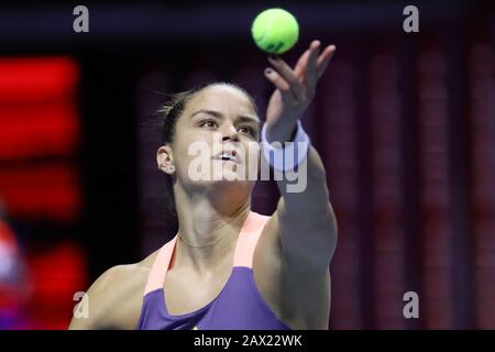 Maria Sakkari aus Griechenland spielt beim Tennisturnier der St. Petersburg Ladies Trophäe 2020 in der Sibur Arena gegen Vitalia Diachenko (nicht gesehen) aus Russland. Stockfoto