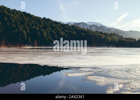 Winterlandschaft in den Pyrenäen Stockfoto