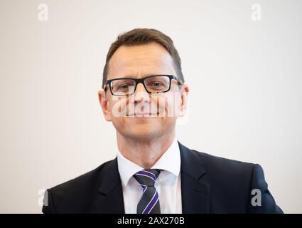 Potsdam, Deutschland. Februar 2020. Jörg Müller, der neue Chef des Verfassungsschutzamtes in Brandenburg, spricht vor einer Pressekonferenz im Innenministerium. Kredit: Soeren Stache / dpa-Zentralbild / ZB / dpa / Alamy Live News Stockfoto