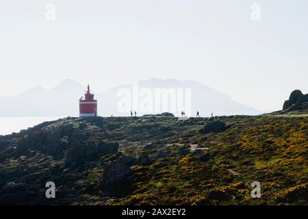 Alter Leuchtturm in Punta Robaleira, Cabo Home, Galicien, Spanien. Stockfoto