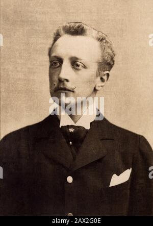 Das französische Festzelt Paul Ernest Boniface ' BONI ' DE CASTELLANE (* um 1900; † 1932), Foto von WALERY, Freund des gefeierten Schriftstellers Marcel Proust. Er heiratete die reiche amerikanische Erbin Anna Gould (* 1875 in Manhattan, New York; † 1961), die Tochter von Jay Gould, dem Räuberbaron . Sie haben 5 Söhne. Sie ließen sich 1906 scheiden, nachdem Bonifatius etwa 10 Millionen Dollar des Geldes ihrer Familie ausgegeben hatte. Bonifatius beantragte daraufhin im Jahr 1924 eine Aufhebung durch den Vatikan. - MARQUIS - nobiltà francese - Adel - ritratto - Porträt - BELLE EPOQUE - Baffi - Schnurrbart - Stockfoto