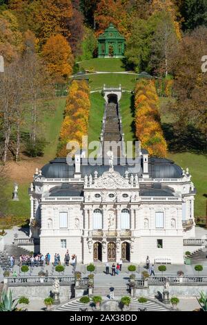 Schloss Linderhof, Deutschland - 10. Oktober 2010: Blick auf das Schloss Linderhof in Deutschland, im Südwesten Bayerns Stockfoto