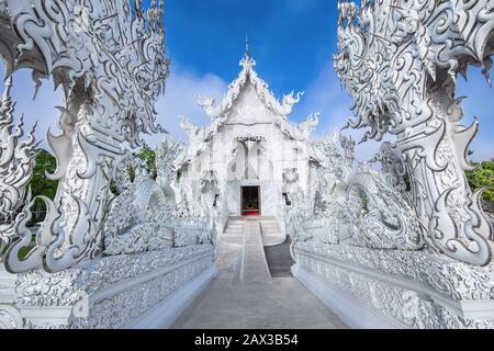 Weißer Tempel Wat Rong Khun in Chiang Rai, Thailand. Stockfoto