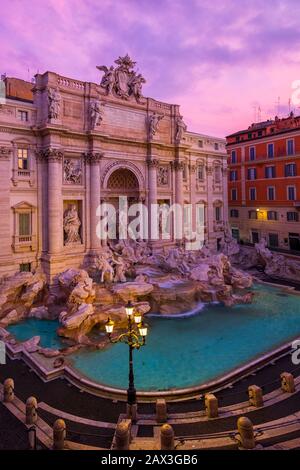 Trevi-Brunnen. Leerer Trevi-Brunnen. Rom, Italien Stockfoto