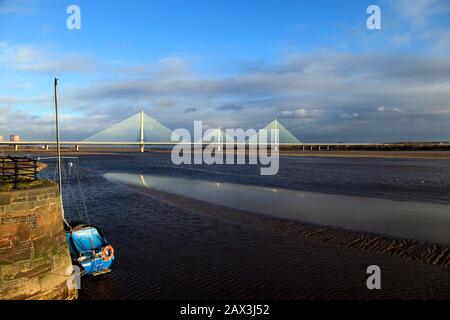 Die neue Mersey Gateway Bridge, die Widnes und Runcorn über den Fluss Mersey Estuary, Widnes, Cheshire, Großbritannien verbindet Stockfoto