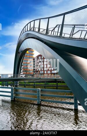 Die berühmte Melkwegbrücke in der Stadt Purmerend Stockfoto