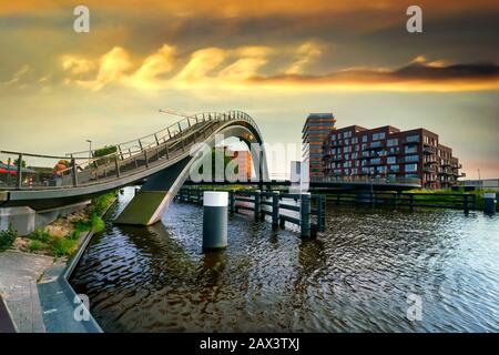 Die berühmte Melkwegbrücke in der Stadt Purmerend Stockfoto