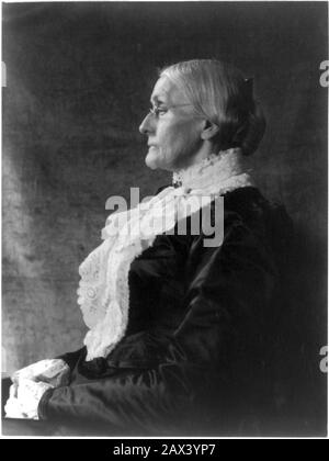 Ca, USA: Die Sozialaktivistin Abolitionistin und führende Persönlichkeit der frühen Frauenbewegung SUSAN B. ANTHONY ( Susan Brownell, 1820-1906 ). Foto von Frances Benjamin JOHNSTON (* 1864 in New York; † 1952 in London) - SUFFRAGETTA - SUFRAGGETTA - SUFRAGIST - POLITICO - POLITICO - POLITICA - POLITICA - POLITIC - FEMMINISMO - FEMMINISTA - FEMMINISTE - SUFFRAGETTE - USA - RITRATTO - PORTRAIT - FEMMINISM - FEMMINIST - SUFFRAGIO UNIVERSALE - VOTO POLITICO ALLE - OTTOCENTO - 800DA - FASHION - donna anziana vecchia - alte Frau - Spitze - pizzo - Profilo - Profil - Chignon - Linse - occhiali da Stockfoto