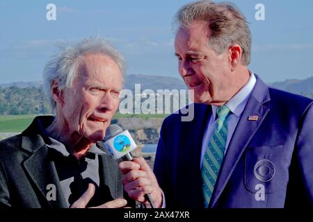 Kieselstrand, USA. Februar 2020. Monterey, Kalifornien, USA 9. Februar 2020 Hollywood-Star, Ex-Bürgermeister von Carmel, Clint Eastwood interviewt von Jim Nantz von CBS TV über die Links von Pebble Beach am letzten Tag des AT&T Pro-Am PGA Golf Events California, USA Credit: Motofoto/Alamy Live News Stockfoto