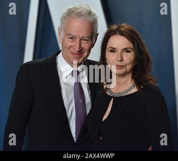 Beverly Hills, Vereinigte Staaten. Februar 2020. John McEnroe und Patty Smyth treffen am 9. Februar 2020 für die Oscar-Party der Vanity Fair im Wallis Annenberg Center for the Performing Arts in Beverly Hills, Kalifornien ein. Foto von Chris Chew/UPI Credit: UPI/Alamy Live News Stockfoto