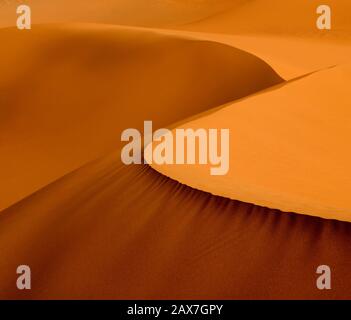 Sanddüne in der Al Dahna Wüste zwischen Dammam und Riad, Saudi-Arabien. Stockfoto